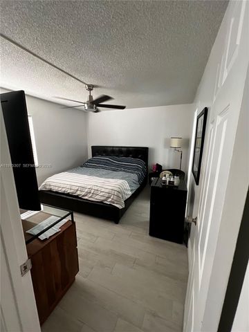 7610 STIRLING RD 108-B, Hollywood, FL 33024