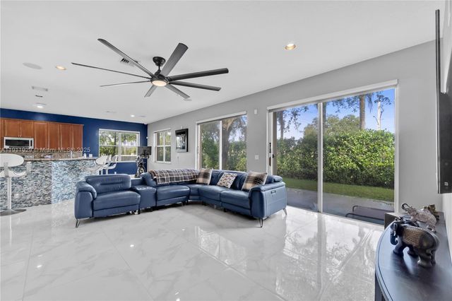 15841 SW 61st St 15841, Davie, FL 33331