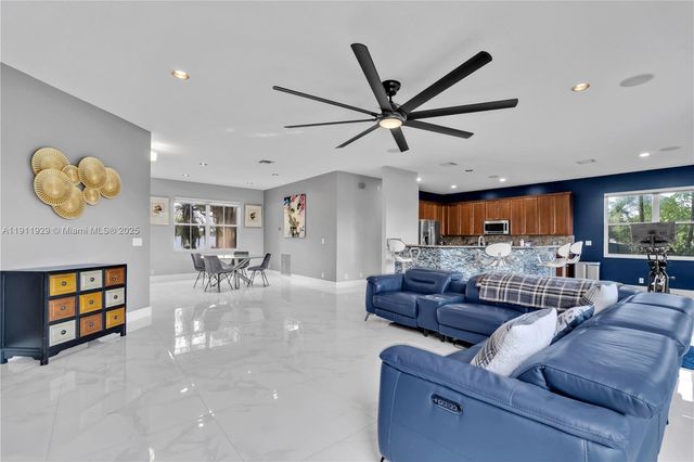 15841 SW 61st St 15841, Davie, FL 33331