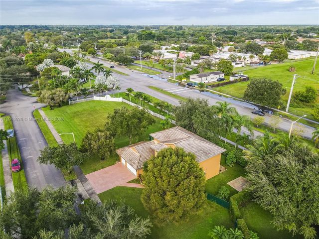 15841 SW 61st St 15841, Davie, FL 33331