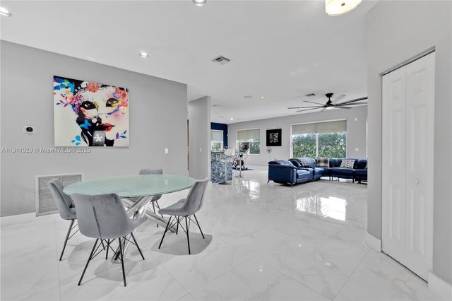 15841 SW 61st St 15841, Davie, FL 33331