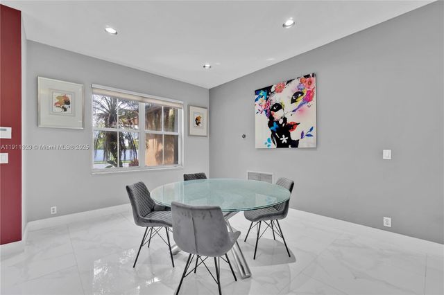 15841 SW 61st St 15841, Davie, FL 33331