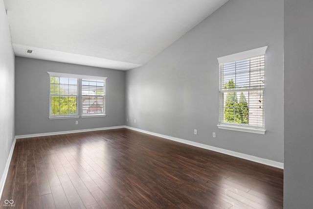 6529 Sussex Drive, Zionsville, IN 46077