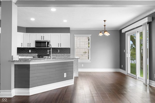 6529 Sussex Drive, Zionsville, IN 46077