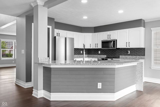 6529 Sussex Drive, Zionsville, IN 46077