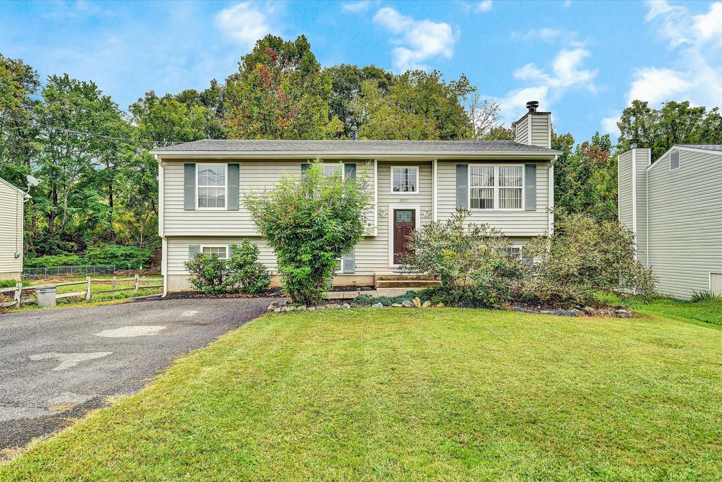 2971 Stonebridge CIR, Vinton, VA 24179