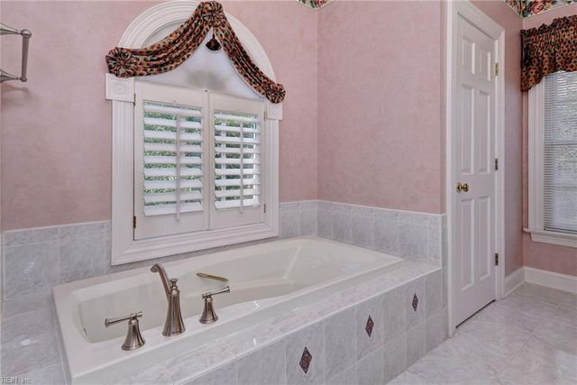 174 Point Heron DR, Newport News, VA 23606