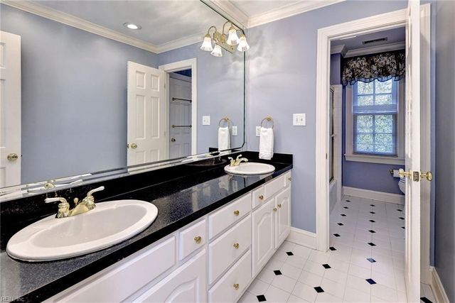 174 Point Heron DR, Newport News, VA 23606