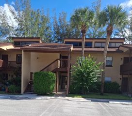 1303 Lakeview Drive E, Royal Palm Beach, FL 33411
