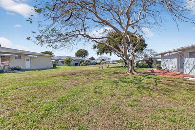 220 High Point Court E B, Delray Beach, FL 33445
