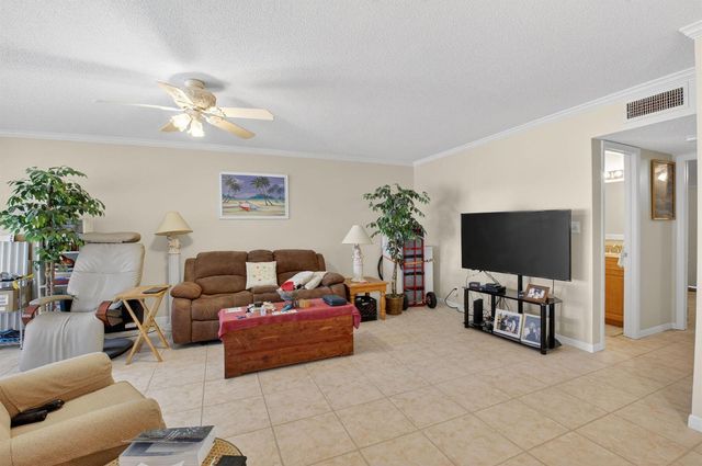 220 High Point Court E B, Delray Beach, FL 33445