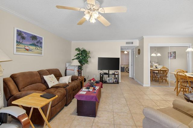 220 High Point Court E B, Delray Beach, FL 33445