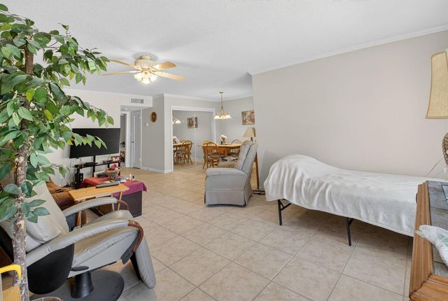 220 High Point Court E B, Delray Beach, FL 33445