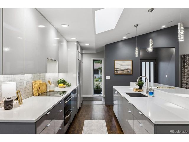 2729 S Washington St, Englewood, CO 80113