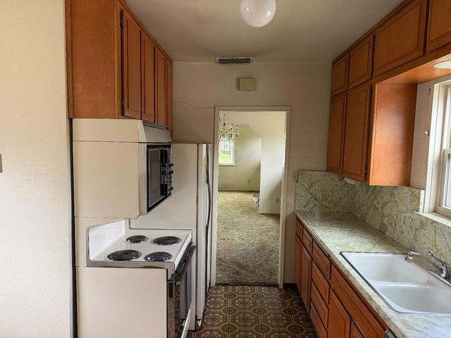 1301 36th St, Sacramento, CA 95816