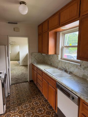 1301 36th St, Sacramento, CA 95816