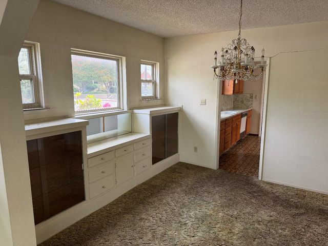 1301 36th St, Sacramento, CA 95816