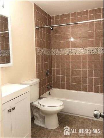 1 Mochen Court, Sayreville, NJ 08872
