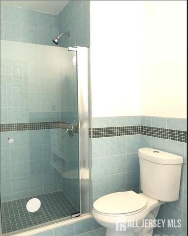 1 Mochen Court, Sayreville, NJ 08872
