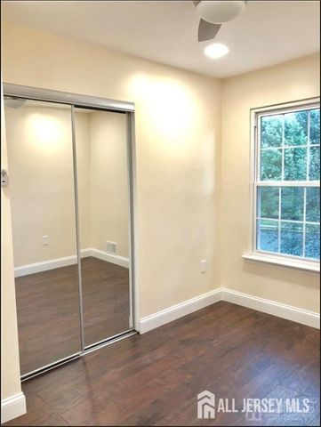 1 Mochen Court, Sayreville, NJ 08872