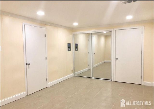 1 Mochen Court, Sayreville, NJ 08872