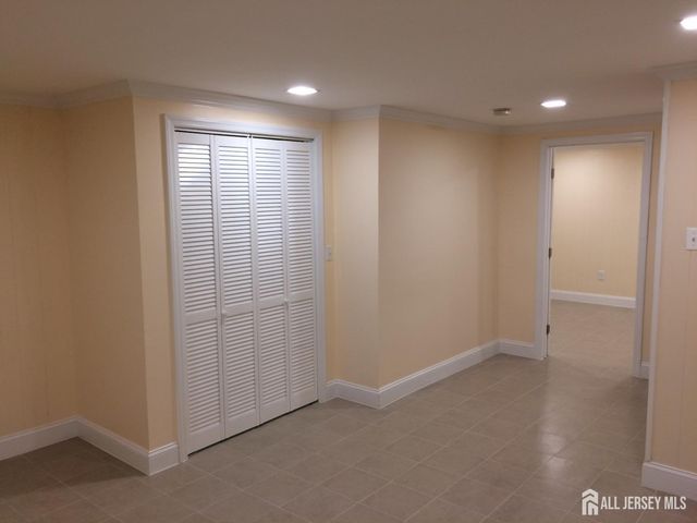 1 Mochen Court, Sayreville, NJ 08872