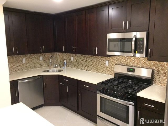 1 Mochen Court, Sayreville, NJ 08872