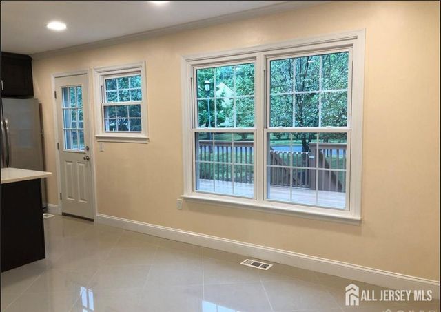 1 Mochen Court, Sayreville, NJ 08872