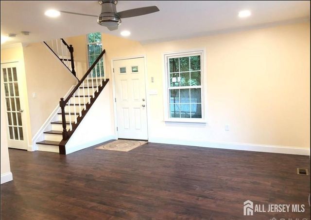 1 Mochen Court, Sayreville, NJ 08872