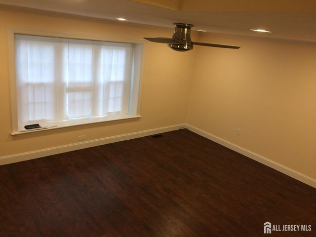 1 Mochen Court, Sayreville, NJ 08872