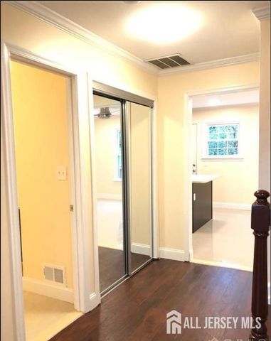 1 Mochen Court, Sayreville, NJ 08872