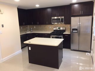 1 Mochen Court, Sayreville, NJ 08872