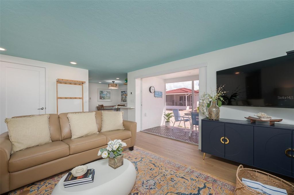 Image 12 of property listing at 6154 MIDNIGHT PASS ROAD A13, Sarasota, FL 34242