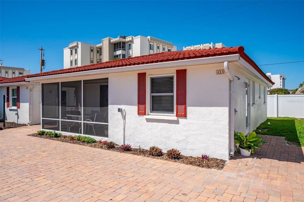 Image 4 of property listing at 6154 MIDNIGHT PASS ROAD A13, Sarasota, FL 34242