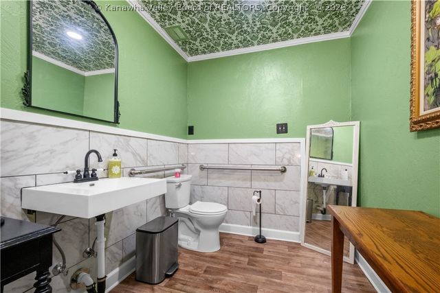 218 3rd Avenue, St Albans, WV 25177