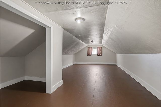 218 3rd Avenue, St Albans, WV 25177