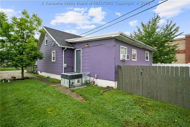 218 3rd Avenue, St Albans, WV 25177