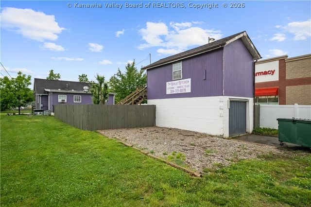 218 3rd Avenue, St Albans, WV 25177