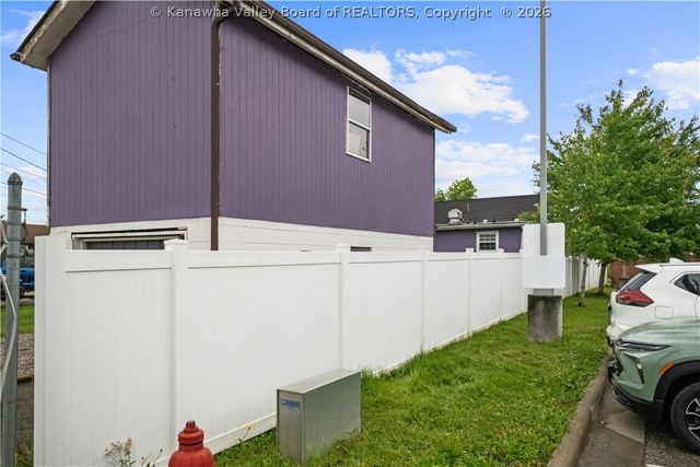 218 3rd Avenue, St Albans, WV 25177
