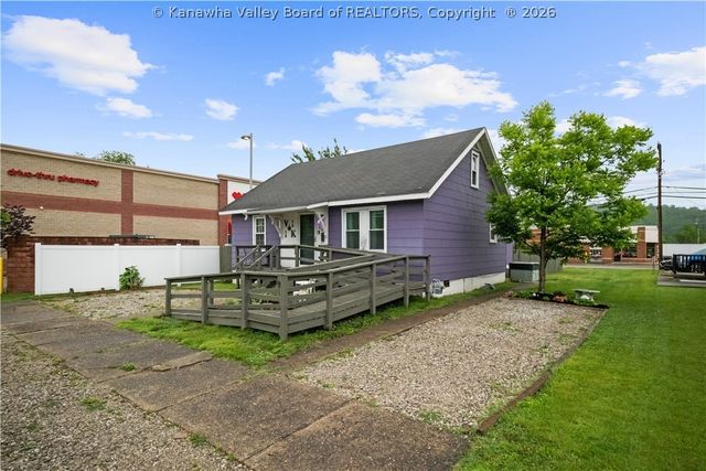 218 3rd Avenue, St Albans, WV 25177