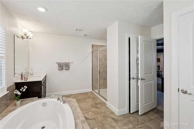 10276 Benjamin Way, Centerville, OH 45458