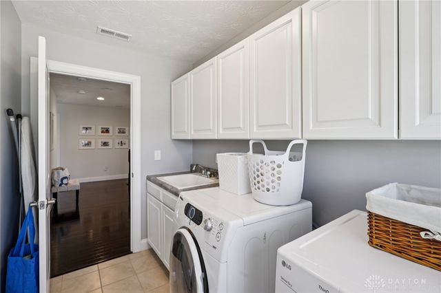 10276 Benjamin Way, Centerville, OH 45458