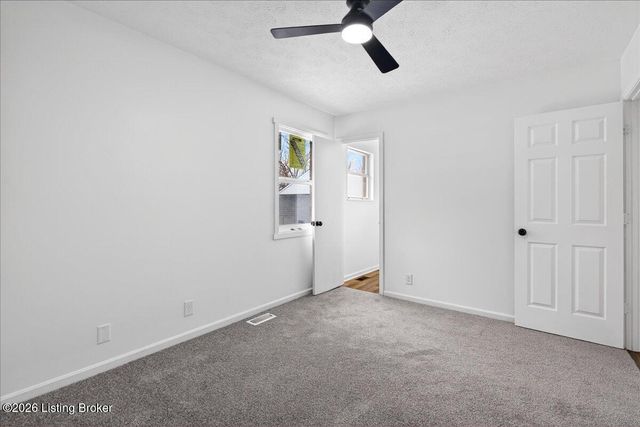 2000 Bartholomew Dr, Louisville, KY 40218