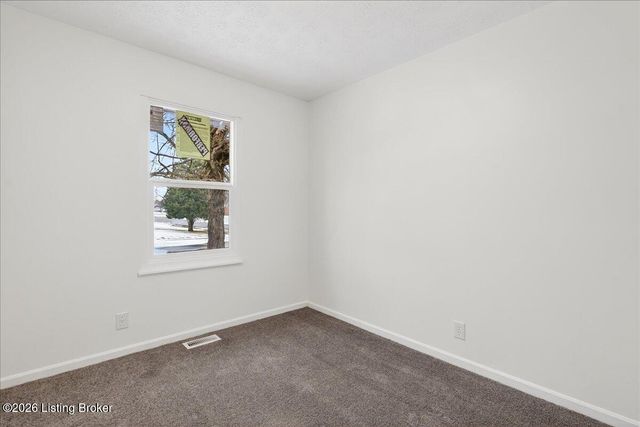 2000 Bartholomew Dr, Louisville, KY 40218