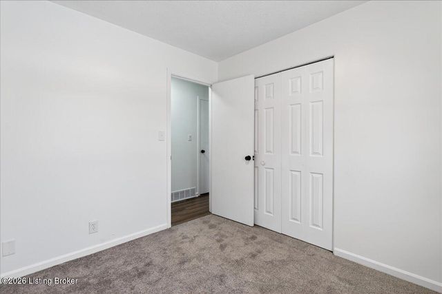 2000 Bartholomew Dr, Louisville, KY 40218