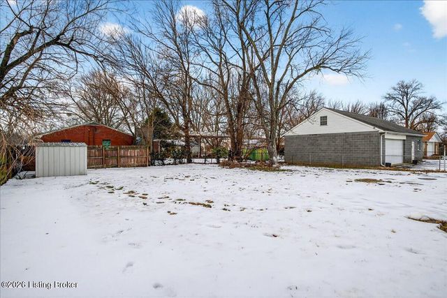 2000 Bartholomew Dr, Louisville, KY 40218