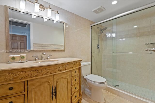 1 Las Olas Circle 809, Fort Lauderdale, FL 33316