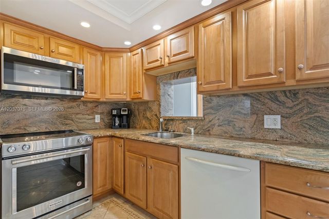 1 Las Olas Circle 809, Fort Lauderdale, FL 33316