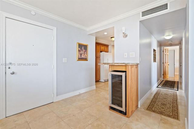 1 Las Olas Circle 809, Fort Lauderdale, FL 33316
