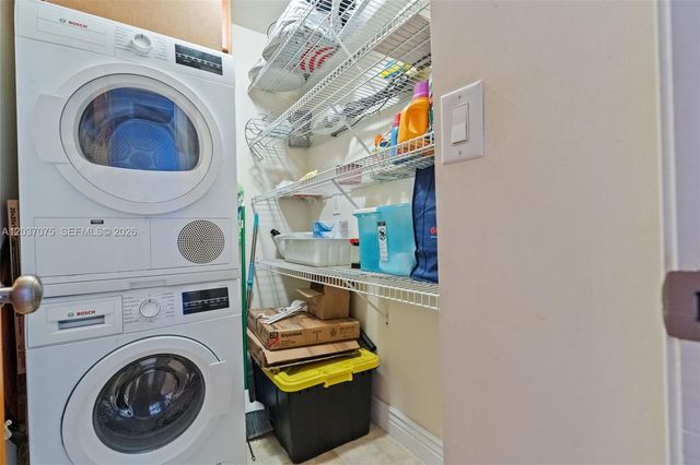 1 Las Olas Circle 809, Fort Lauderdale, FL 33316